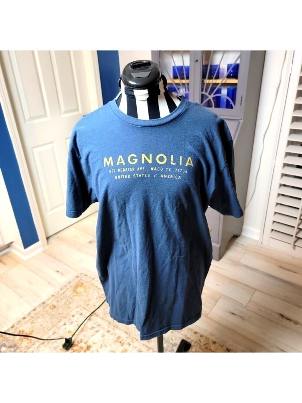 Magnolia Waco Texas T-Shirt - Great Looking - Great Condition